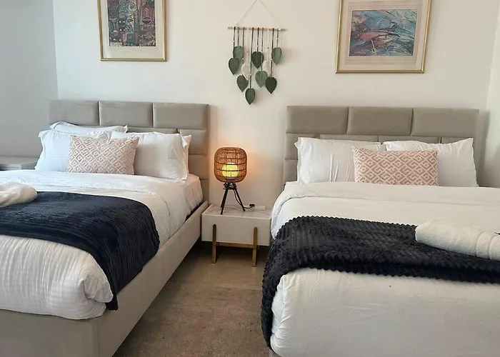 2 Bedrooms Apartment With Marina Views