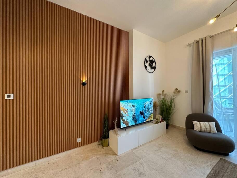 2 Bedrooms With Marina Views Apartment