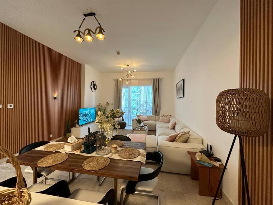 2 Bedrooms With Marina Views Apartment *