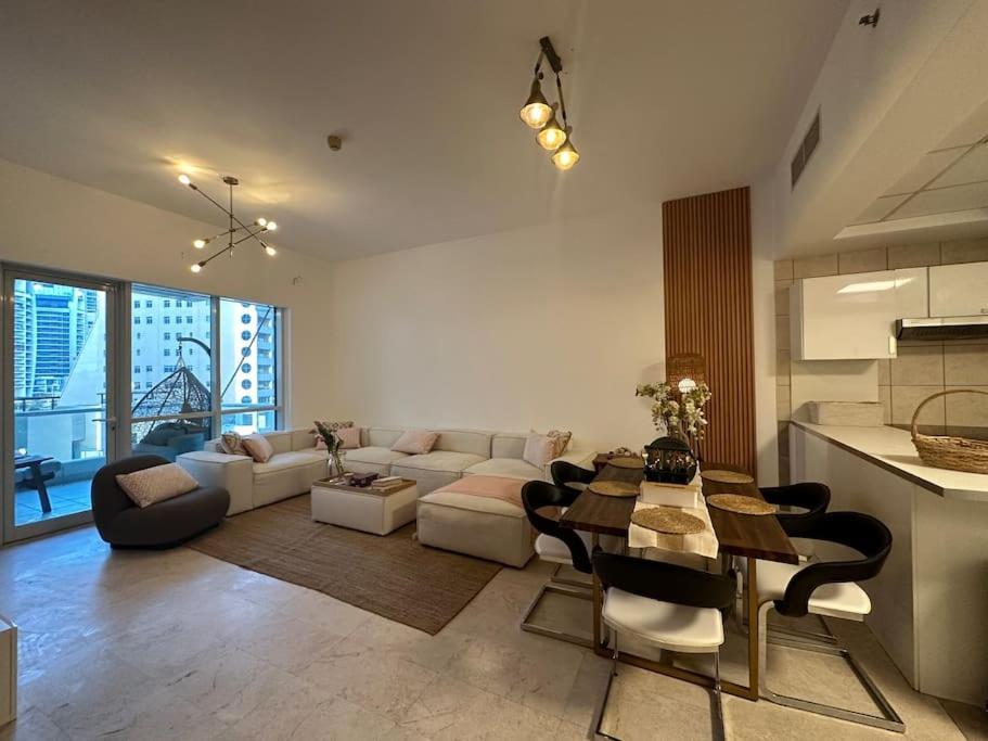 2 Bedrooms With Marina Views Apartment Dubai