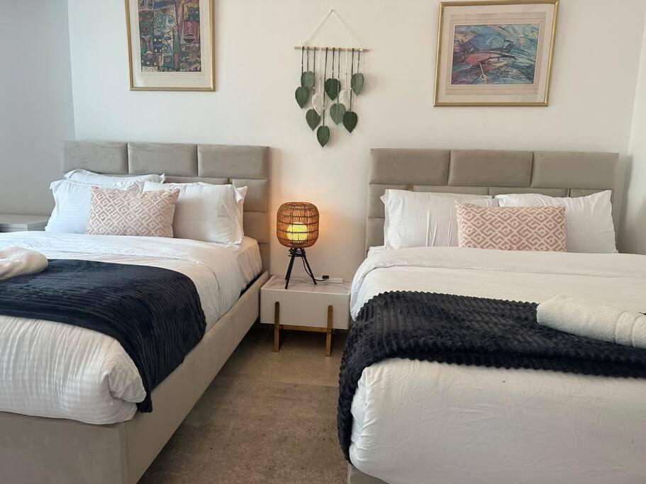Apartment 2 Bedrooms With Marina Views *