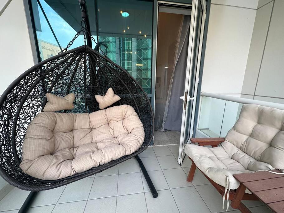 2 Bedrooms With Marina Views Dubai