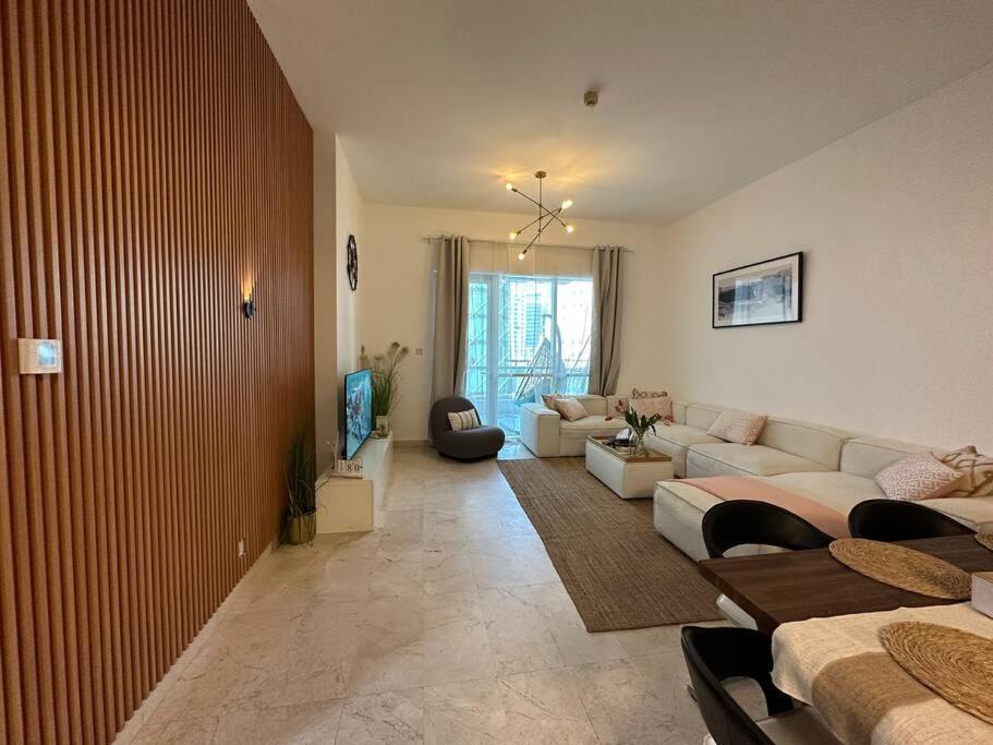 2 Bedrooms With Marina Views * Dubai