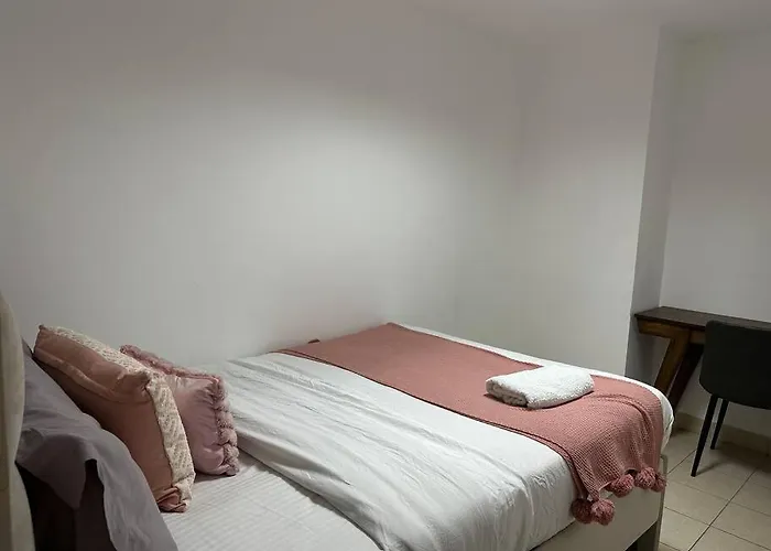 2 Bedrooms Apartment With Marina Views